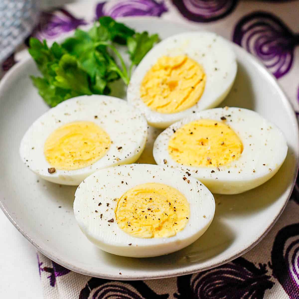 hard boiled eggs square 1200